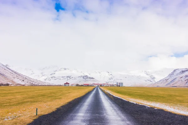 Estrada na Islândia, época de inverno  . — Fotografia de Stock