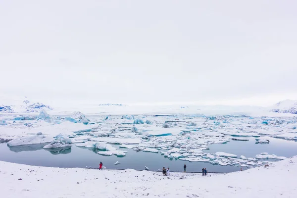 冰山在冰川泻湖，冰岛 . — 图库照片