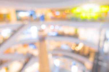 İnsanlar alışveriş merkezinde bulanıklık .