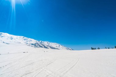 Güzel kar kaplı dağlar manzara Kashmir devlet, Hindistan