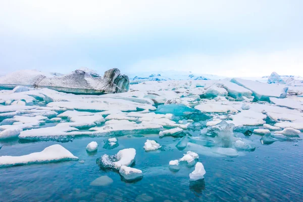 Iceberg nella laguna del ghiacciaio, Islanda  . — Foto Stock