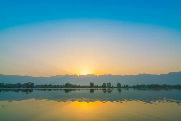 克什米尔印度达尔湖日出 . — 图库照片#