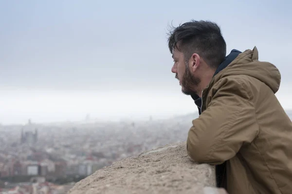 Hipster Man Enjoys View Famous Carmel Bunkers Barcelona — Stock Photo, Image