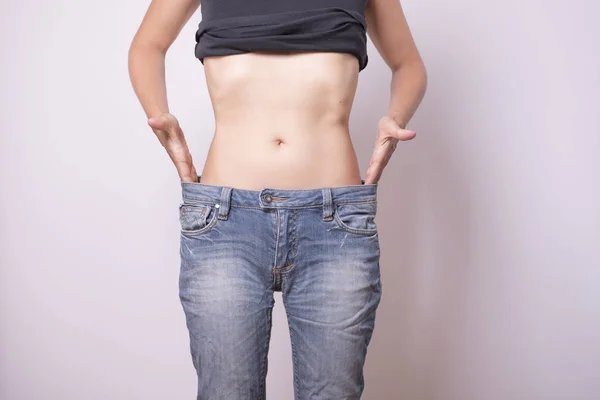 Schot Van Vrouwelijk Lichaam Dieet Zijn Resultaten Jonge Vrouw Permanent — Stockfoto