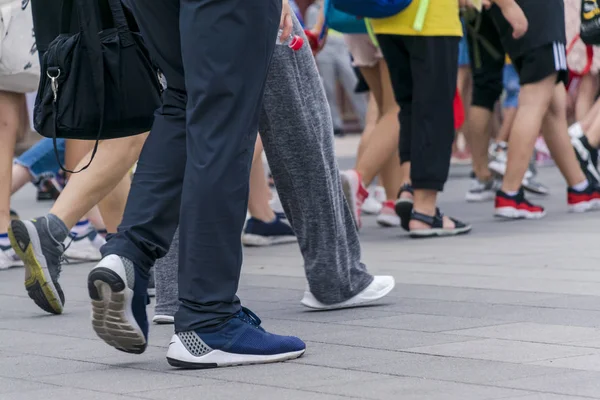 Menschen Die Tagsüber Auf Chinas Straßen Gehen — Stockfoto