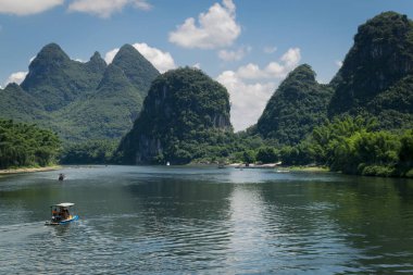 Gündüz, Çin nehirde Yangshuo peyzaj