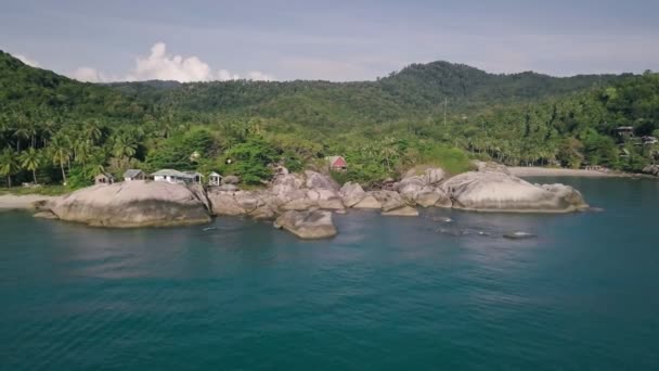 Fliegen Über Den Dschungel Südostasien Die Felsige Küste Einer Tropischen — Stockvideo