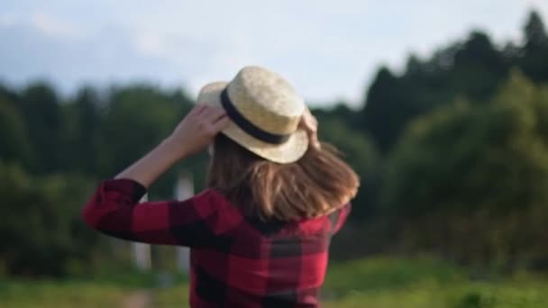 Het Mooie Jonge Meisje Gelukkig Rusten Het Park Nice Een — Stockvideo