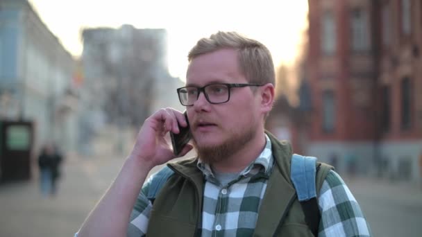 Young Handsome Finnish Man Street Emotionally Talking Phone Man Happily — Stock Video