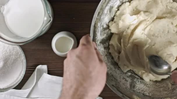 Menendang Adonan Proses Membuat Hidangan Lezat Atau Hidangan Penutup Bahan — Stok Video