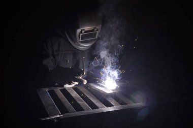 bir elektrot ile manuel ark