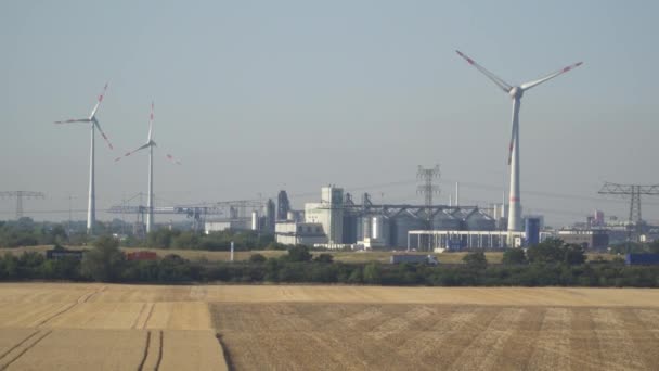 Energía ecológica. Turbinas eólicas generadoras de electricidad. — Vídeos de Stock