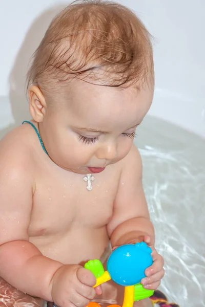 Child Bathing Bath Games Water Bathing Child Toys Bathroom Portrait — Stock Photo, Image