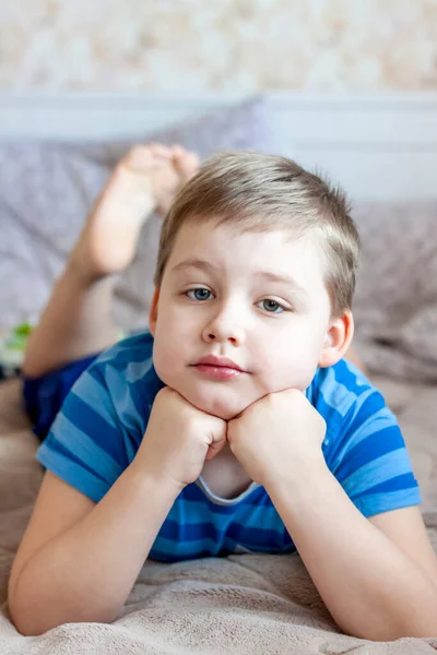 Die Gefühle Des Kindes Kinder Porträt Eines Jungen Trauriger Gesichtsausdruck — Stockfoto