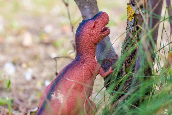 Dinosauro Giocattolo Nella Boscaglia Imita Ambiente Naturale Giocattolo Bambini — Foto Stock