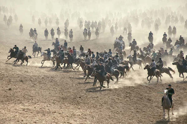 Uzbekistan Parkent 2018 Ulak Kupkari Buzkashi Tradicionnye Sorevnovaniya Verhovoj Ezde Stokovoe Redakcionnoe Foto C Sensemilia 381774532