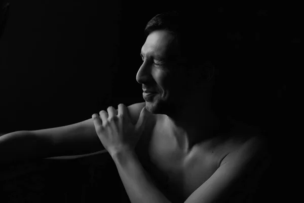 Svart Och Vitt Noir Profil Porträtt Tankeväckande Stilig Kaukasiska Topless — Stockfoto