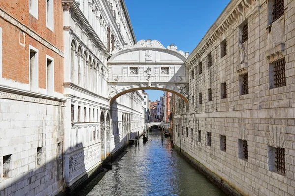 Seufzerbrücke Weitwinkelblick Einem Sonnigen Tag Venedig Italien — Stockfoto