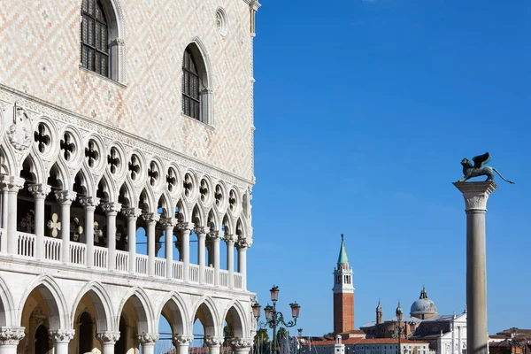 Venedik Doge Sarayı Güneşli Bir Gün Sütununda Talya San Marco — Stok fotoğraf