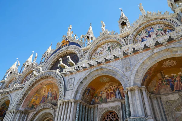 San Marco Basilica Facade Venice Mosaics Detail Blue Sky Sunny — Stock Photo, Image