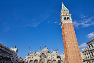 Venedik'te San Marco Katedrali ve çan kulesi, yaz İtalya 