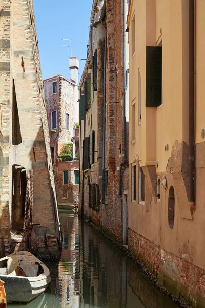 Venecia Edificios Antiguos Nadie Canal Escena Tranquila Soleado Día Verano — Foto de Stock