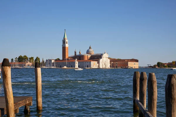 San Giorgio Maggiore Isla Basílica Venecia Postes Madera Muelle Cálida — Foto de Stock