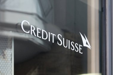 Sankt Moritz, İsviçre - 16 Ağustos 2018: Credit Suisse, İsviçre Bankası oturum penceresinde Sankt Moritz, İsviçre