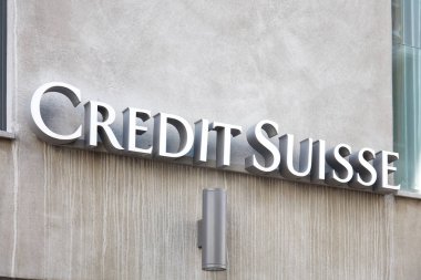 Sankt Moritz, İsviçre - 16 Ağustos 2018: Credit Suisse, İsviçre Bankası işaret Sankt Moritz, İsviçre