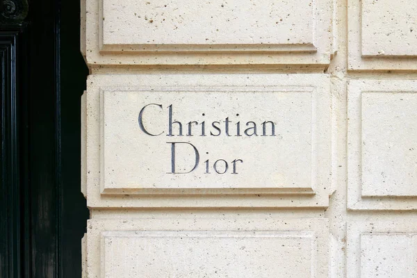 Paris Frankrijk Juli 2017 Christian Dior Teken Gesneden Steen Avenue — Stockfoto