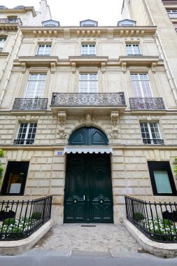 Paris, Fransa - 22 Temmuz 2017: Christian Dior bina, maison avenue Montaigne 30 Paris, Fransa.