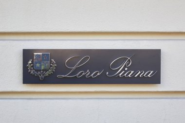 Monte Carlo, Monako Loro Piana moda lüks mağaza işareti.