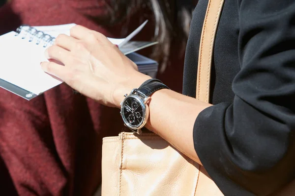 Woman with IWC Portofino Cronograph watch with black crocodile leather strap before Cristiano Burani fashion show, Milan Fashion Week street style on September 20, 2017 in Milan. — 스톡 사진