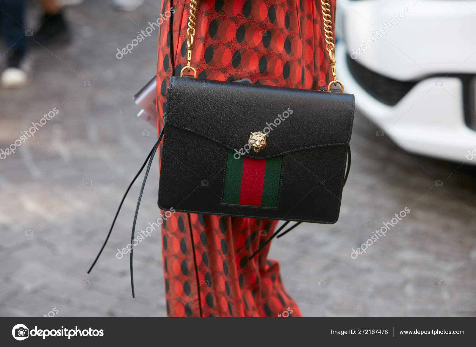 gucci handbag with lion head