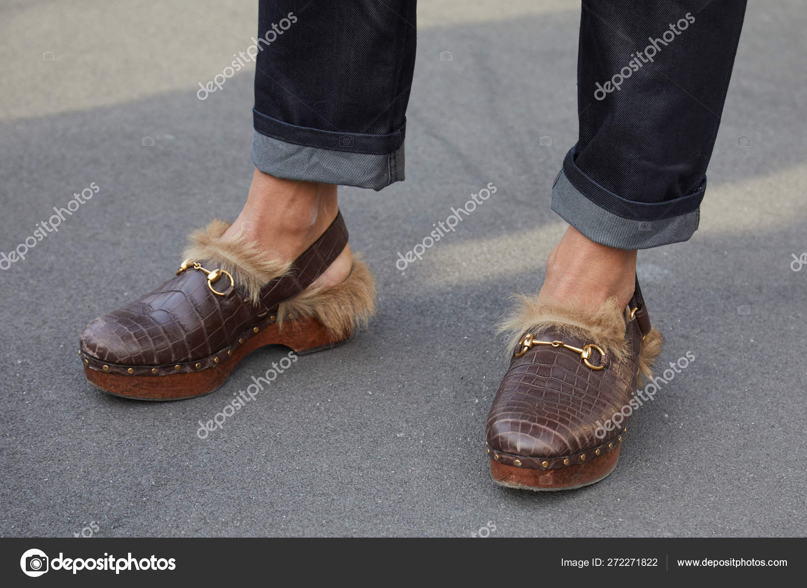 Gucci brown crocodile leather clogs 