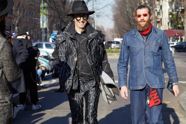 Milano - 13 Ocak: Erkekler Emporio Armani moda sh önce yürüyüş