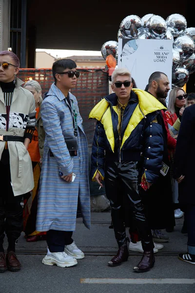 MILÁN - ENERO 13: Los invitados vistos después de Neil Barrett desfile de moda , —  Fotos de Stock