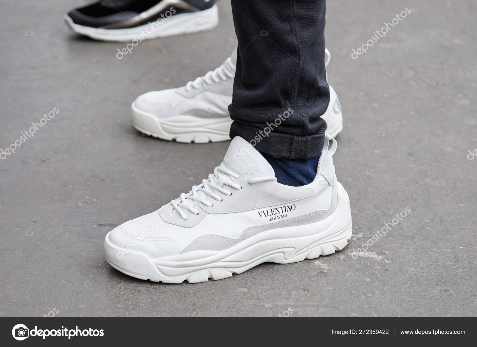 white sneakers 2019 men