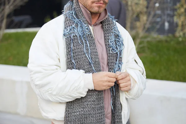 Man with white jacket and long gray scarf before Neil Barrett fashion show, Milan Fashion Week street style — Stock Photo, Image