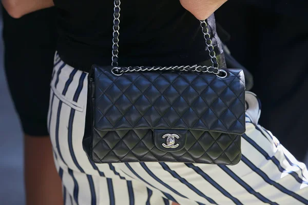 Stockfoto's van tas, rechtenvrije afbeeldingen van Chanel tas | Depositphotos