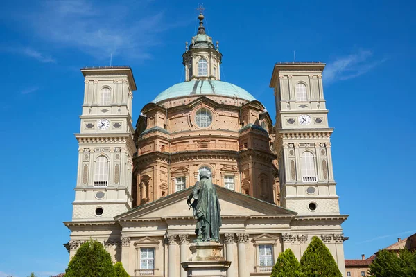 Vicoforte, Italy - August 17, 2016: Sanctuary of Vicoforte churc — ストック写真