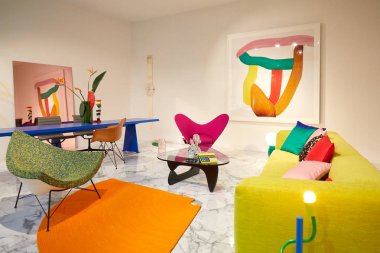 Milan Tasarım Haftası, VitrA stand kurulum ve sergi Salone del Mobile sırasında Milan, Italya. 