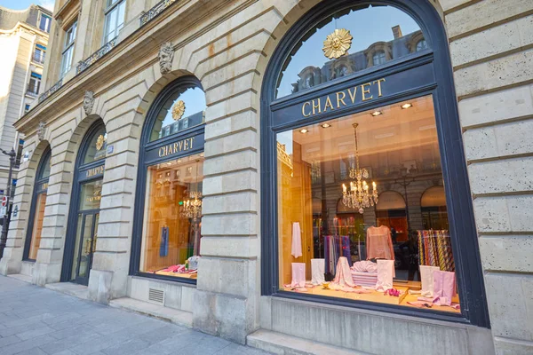 Magasin de luxe Charvet à Paris, France . — Photo