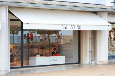 Monte Carlo Valentino moda lüks mağaza penceresi, Monako.