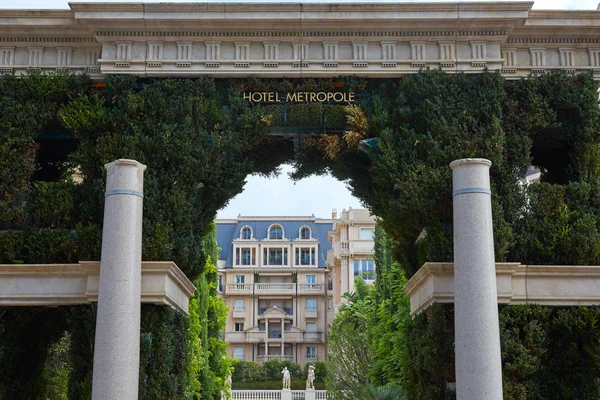 Metropole, entrada de hotel de luxo com colunas em Monte Carlo, Mônaco — Fotografia de Stock