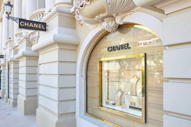 Monte Carlo, Monaco 'da Chanel moda ve mücevher mağazası boş.