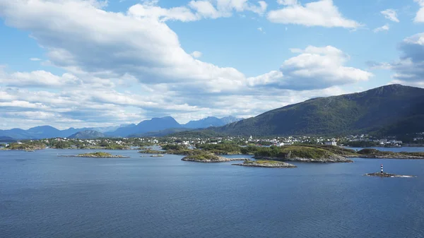 Poziome Strzał Perspektywy Fiordu Wysokiej Punktu Widzenia Miasta Bergen Niezwykły — Zdjęcie stockowe