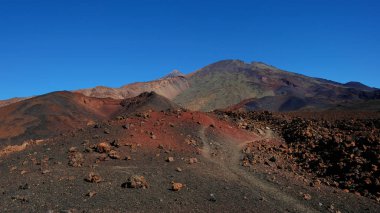 Lav Montana Samara, Aa ile volkanik manzara yürüyüş, bir Pico del Teide, Pico Viejo ve Las Cuevas Negras, Tenerife, Kanarya Adaları, İspanya doğru manzaralı Teide Milli Parkında bulunan en sıradışı uzaylı gibi çevre
