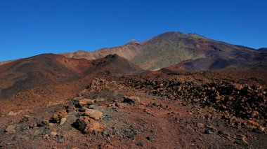 Lav Montana Samara, Aa ile volkanik manzara yürüyüş, bir Pico del Teide, Pico Viejo ve Las Cuevas Negras doğru manzaralı Teide Milli Parkında bulunan en sıradışı uzaylı gibi çevre