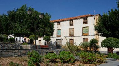 Vilaflor de chasna, Tenerife, Kanarya Adaları, İspanya-7 Ekim, 2018: Vilaflor de chasna tarihi merkezinde yerel bir cazibesi ile sahipsiz büyük ev, Tenerife en yüksek rakım Köyü